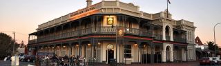 nightclubs on the beach in adelaide Ramsgate Hotel