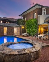 accommodation for large families adelaide Adelaide Inn