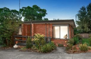 A Townhouse Built in the 1980s